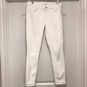 White detailed crop jeans